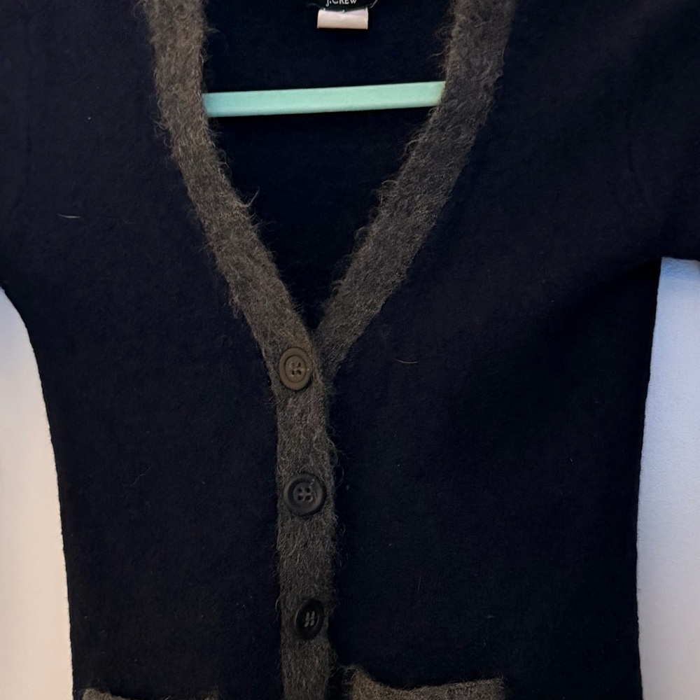 💯 Wool J. Crew Navy blue Cardigan with Gray Trim - Picture 6 of 8